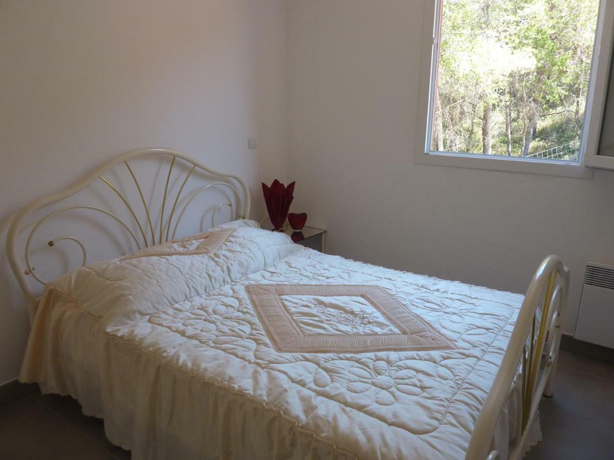 Aux Marches Du Soleil: Shared Apartment with Private Rooms Sete Exterior photo