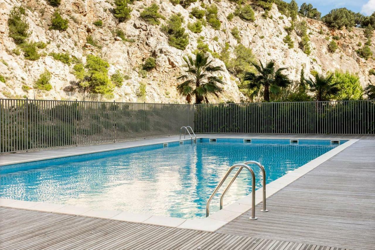 Aux Marches Du Soleil: Shared Apartment with Private Rooms Sete Exterior photo
